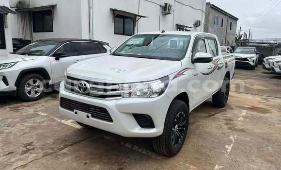 Buy Used Toyota Hilux White Car in Accra in Greater Accra Buy Used Toyota Hilux White Car in Accra in Greater Accra