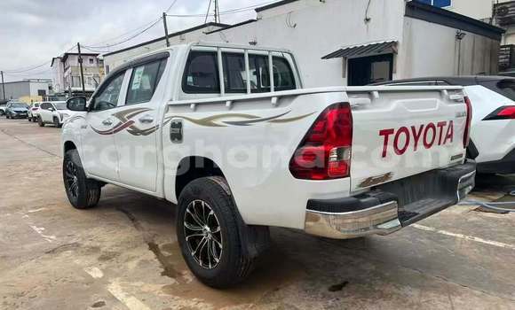 Buy Used Toyota Hilux White Car in Accra in Greater Accra Buy Used Toyota Hilux White Car in Accra in Greater Accra