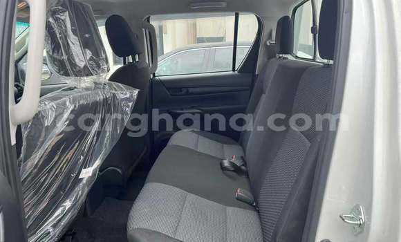 Buy Used Toyota Hilux White Car in Accra in Greater Accra Buy Used Toyota Hilux White Car in Accra in Greater Accra