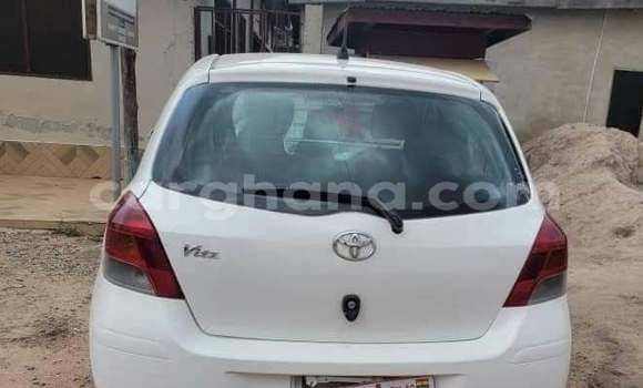 Buy Used Toyota Vitz White Car in Accra in Greater Accra Buy Used Toyota Vitz White Car in Accra in Greater Accra