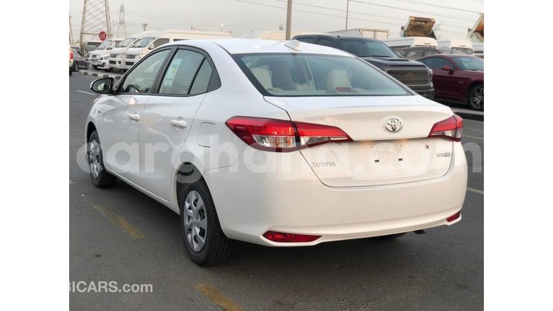 Big with watermark toyota yaris ashanti import dubai 10941