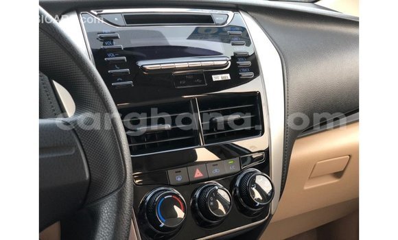 Ra Imported Toyota Yaris funfun Ọkọ̀ in Import - Dubai ni Ashanti Ra Imported Toyota Yaris funfun Ọkọ̀ in Import - Dubai ni Ashanti