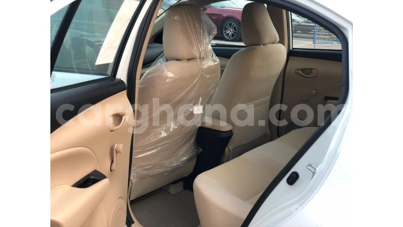 Big with watermark toyota yaris ashanti import dubai 10941