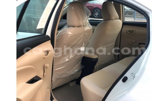 Ra Imported Toyota Yaris funfun Ọkọ̀ in Import - Dubai ni Ashanti Ra Imported Toyota Yaris funfun Ọkọ̀ in Import - Dubai ni Ashanti