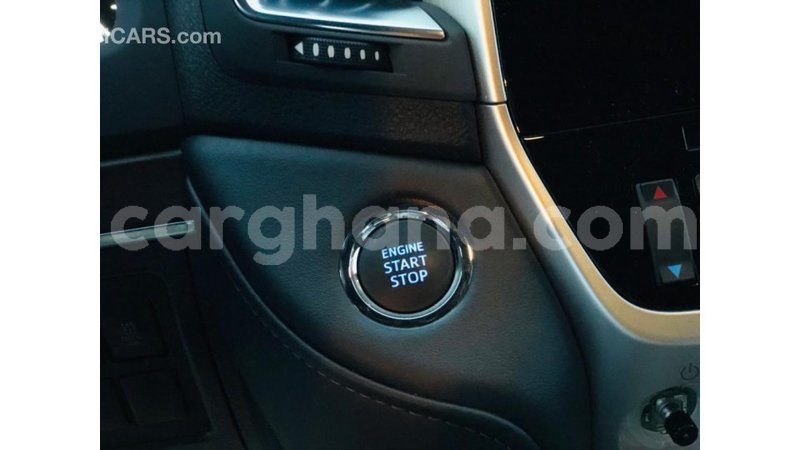 Big with watermark toyota land cruiser ashanti import dubai 10945