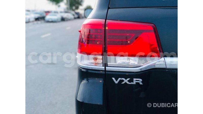 Big with watermark toyota land cruiser ashanti import dubai 10945