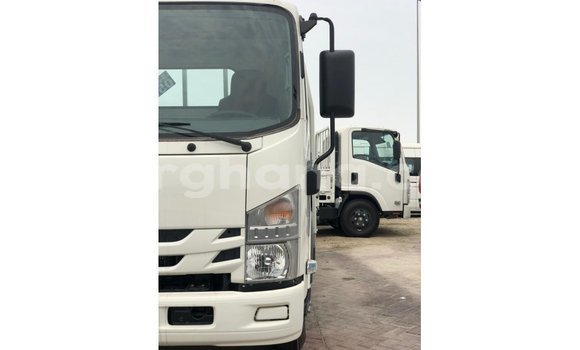 Ra Imported Isuzu NPR funfun Ọkọ̀ akẹ́rù ńlá in Import - Dubai ni Ashanti Ra Imported Isuzu NPR funfun Ọkọ̀ akẹ́rù ńlá in Import - Dubai ni Ashanti