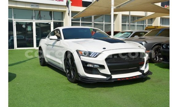 Ra Imported Ford Mustang funfun Ọkọ̀ in Import - Dubai ni Ashanti Ra Imported Ford Mustang funfun Ọkọ̀ in Import - Dubai ni Ashanti