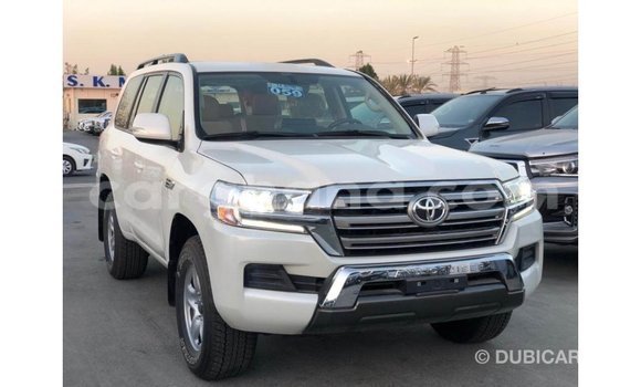 Sayi Imported Toyota Land Cruiser White Mota in Import - Dubai a Ashanti Sayi Imported Toyota Land Cruiser White Mota in Import - Dubai a Ashanti