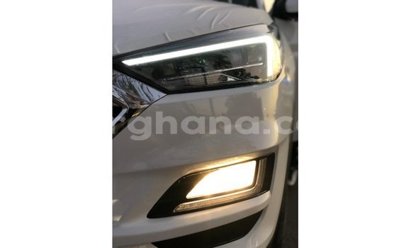 Buy Import Hyundai Tucson White Car in Import - Dubai in Ashanti Buy Import Hyundai Tucson White Car in Import - Dubai in Ashanti