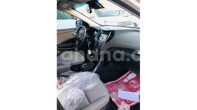 Big with watermark hyundai santa fe ashanti import dubai 10970