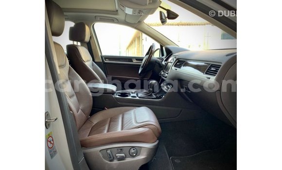 Buy Import Volkswagen Touareg White Car in Import - Dubai in Ashanti Buy Import Volkswagen Touareg White Car in Import - Dubai in Ashanti