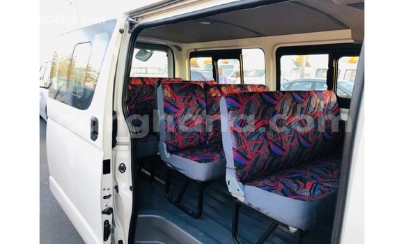 Sayi Imported Toyota Hiace White Mota in Import - Dubai a Ashanti Sayi Imported Toyota Hiace White Mota in Import - Dubai a Ashanti
