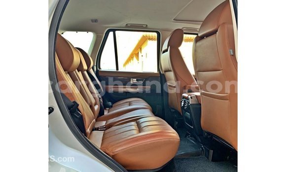 Buy Import Land Rover Range Rover White Car in Import - Dubai in Ashanti Buy Import Land Rover Range Rover White Car in Import - Dubai in Ashanti