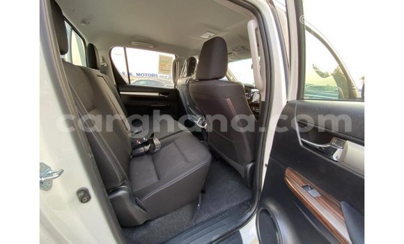 Buy Import Toyota Hilux White Car in Import - Dubai in Ashanti Buy Import Toyota Hilux White Car in Import - Dubai in Ashanti