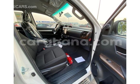 Buy Import Toyota Hilux White Car in Import - Dubai in Ashanti Buy Import Toyota Hilux White Car in Import - Dubai in Ashanti