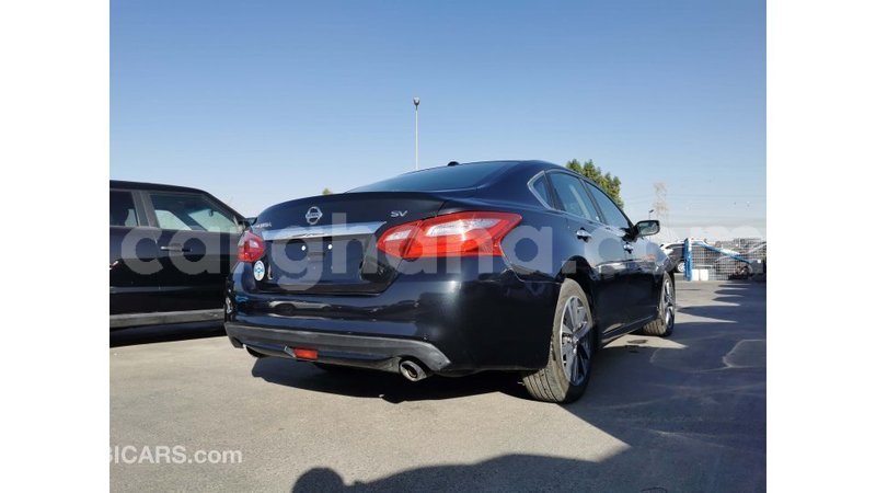 Big with watermark nissan altima ashanti import dubai 11018