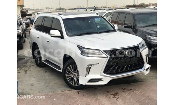Sayi Imported Lexus LX White Mota in Import - Dubai a Ashanti Sayi Imported Lexus LX White Mota in Import - Dubai a Ashanti