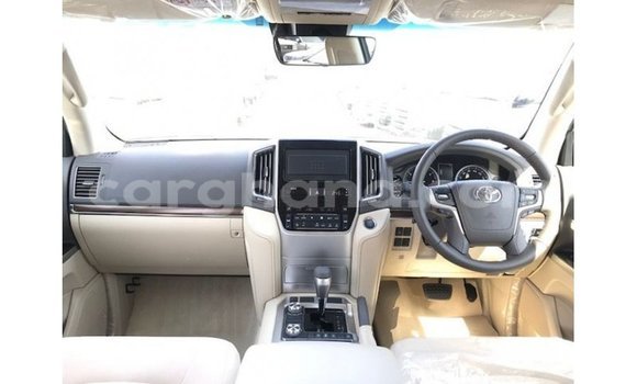 Buy Import Toyota Land Cruiser White Car in Import - Dubai in Ashanti Buy Import Toyota Land Cruiser White Car in Import - Dubai in Ashanti