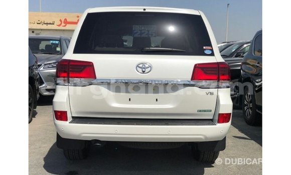 Buy Import Toyota Land Cruiser White Car in Import - Dubai in Ashanti Buy Import Toyota Land Cruiser White Car in Import - Dubai in Ashanti