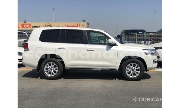 Buy Import Toyota Land Cruiser White Car in Import - Dubai in Ashanti Buy Import Toyota Land Cruiser White Car in Import - Dubai in Ashanti