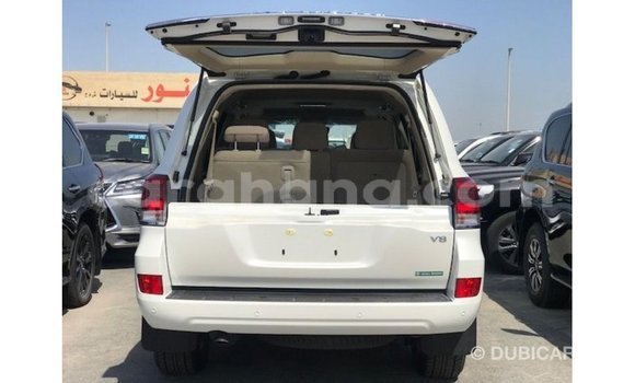 Buy Import Toyota Land Cruiser White Car in Import - Dubai in Ashanti Buy Import Toyota Land Cruiser White Car in Import - Dubai in Ashanti