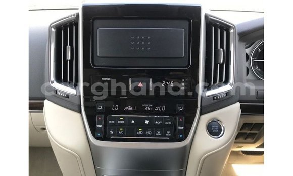 Buy Import Toyota Land Cruiser White Car in Import - Dubai in Ashanti Buy Import Toyota Land Cruiser White Car in Import - Dubai in Ashanti