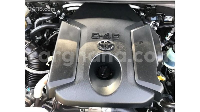 Big with watermark toyota prado ashanti import dubai 11037