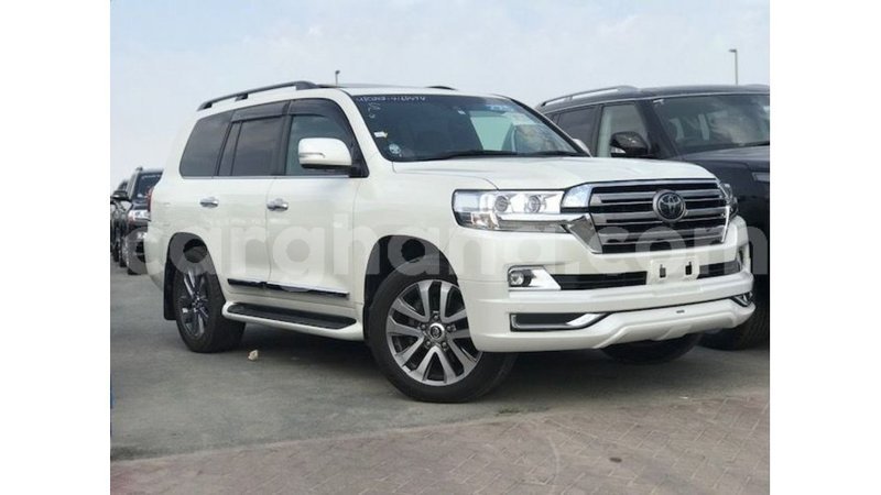 Big with watermark toyota land cruiser ashanti import dubai 11038