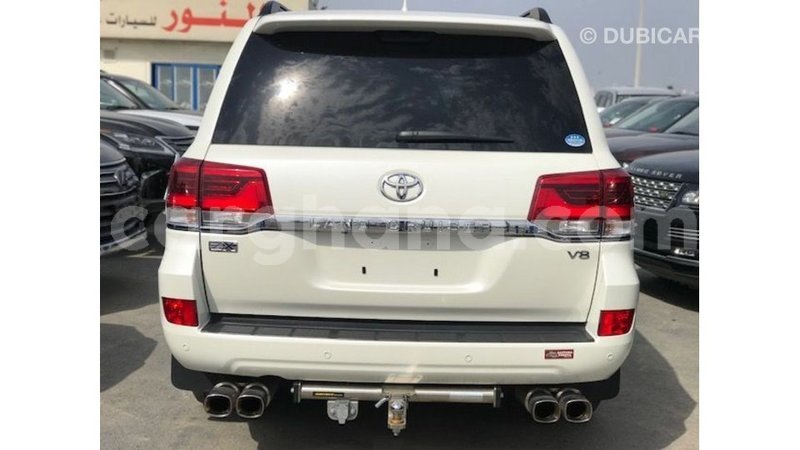 Big with watermark toyota land cruiser ashanti import dubai 11038