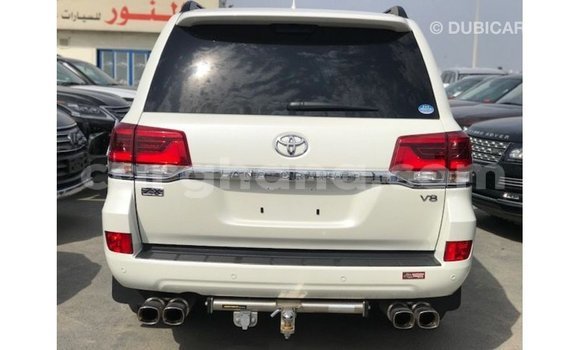 Ra Imported Toyota Land Cruiser funfun Ọkọ̀ in Import - Dubai ni Ashanti Ra Imported Toyota Land Cruiser funfun Ọkọ̀ in Import - Dubai ni Ashanti