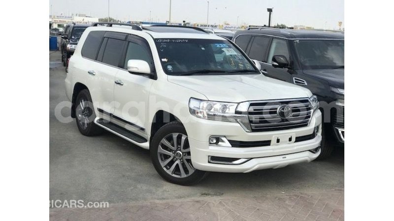 Big with watermark toyota land cruiser ashanti import dubai 11038