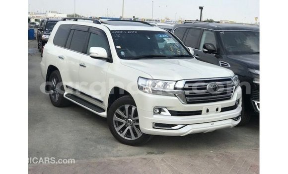 Ra Imported Toyota Land Cruiser funfun Ọkọ̀ in Import - Dubai ni Ashanti Ra Imported Toyota Land Cruiser funfun Ọkọ̀ in Import - Dubai ni Ashanti