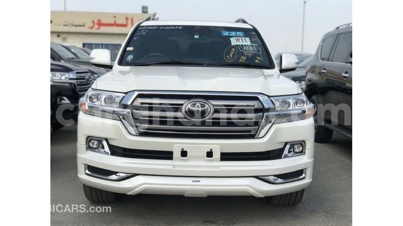 Big with watermark toyota land cruiser ashanti import dubai 11038