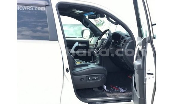 Ra Imported Toyota Land Cruiser funfun Ọkọ̀ in Import - Dubai ni Ashanti Ra Imported Toyota Land Cruiser funfun Ọkọ̀ in Import - Dubai ni Ashanti
