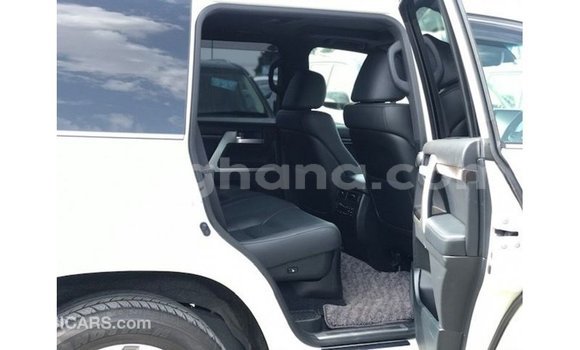 Ra Imported Toyota Land Cruiser funfun Ọkọ̀ in Import - Dubai ni Ashanti Ra Imported Toyota Land Cruiser funfun Ọkọ̀ in Import - Dubai ni Ashanti