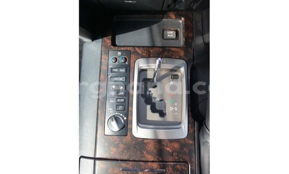 Sayi Imported Toyota Land Cruiser White Mota in Import - Dubai a Ashanti Sayi Imported Toyota Land Cruiser White Mota in Import - Dubai a Ashanti