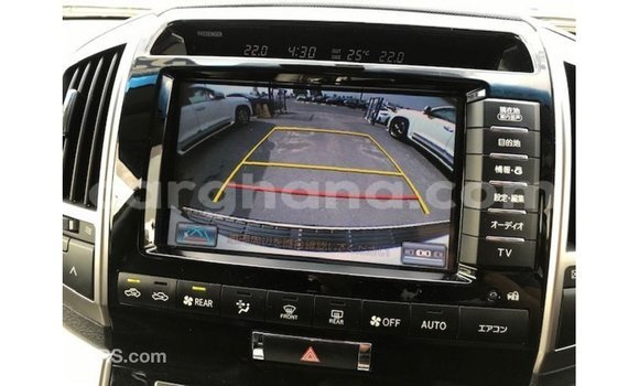 Sayi Imported Toyota Land Cruiser White Mota in Import - Dubai a Ashanti Sayi Imported Toyota Land Cruiser White Mota in Import - Dubai a Ashanti