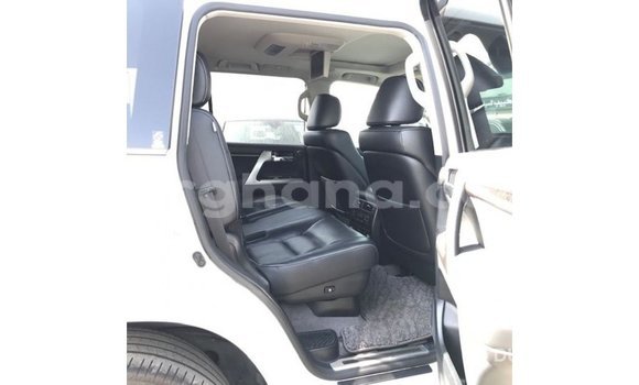 Sayi Imported Toyota Land Cruiser White Mota in Import - Dubai a Ashanti Sayi Imported Toyota Land Cruiser White Mota in Import - Dubai a Ashanti