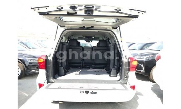 Sayi Imported Toyota Land Cruiser White Mota in Import - Dubai a Ashanti Sayi Imported Toyota Land Cruiser White Mota in Import - Dubai a Ashanti