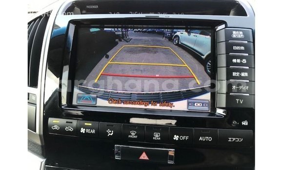 Sayi Imported Toyota Land Cruiser White Mota in Import - Dubai a Ashanti Sayi Imported Toyota Land Cruiser White Mota in Import - Dubai a Ashanti