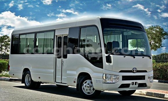 Ra Imported Toyota Coaster funfun Ọkọ̀ in Import - Dubai ni Ashanti Ra Imported Toyota Coaster funfun Ọkọ̀ in Import - Dubai ni Ashanti