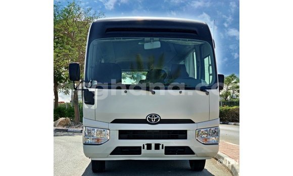 Ra Imported Toyota Coaster funfun Ọkọ̀ in Import - Dubai ni Ashanti Ra Imported Toyota Coaster funfun Ọkọ̀ in Import - Dubai ni Ashanti