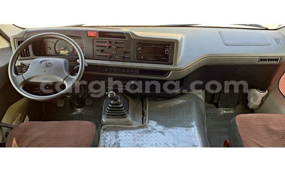 Ra Imported Toyota Coaster funfun Ọkọ̀ in Import - Dubai ni Ashanti Ra Imported Toyota Coaster funfun Ọkọ̀ in Import - Dubai ni Ashanti
