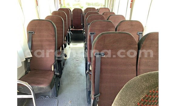 Ra Imported Toyota Coaster funfun Ọkọ̀ in Import - Dubai ni Ashanti Ra Imported Toyota Coaster funfun Ọkọ̀ in Import - Dubai ni Ashanti