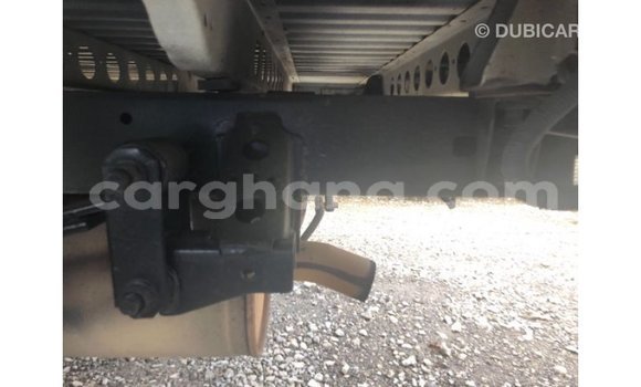 Sayi Imported Toyota 4Runner White Mota in Import - Dubai a Ashanti Sayi Imported Toyota 4Runner White Mota in Import - Dubai a Ashanti