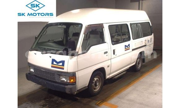 Sayi Imported Nissan Caravan White Mota in Import - Dubai a Ashanti Sayi Imported Nissan Caravan White Mota in Import - Dubai a Ashanti