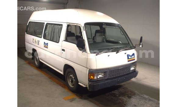 Sayi Imported Nissan Caravan White Mota in Import - Dubai a Ashanti Sayi Imported Nissan Caravan White Mota in Import - Dubai a Ashanti