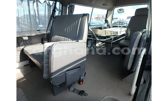 Sayi Imported Nissan Caravan White Mota in Import - Dubai a Ashanti Sayi Imported Nissan Caravan White Mota in Import - Dubai a Ashanti