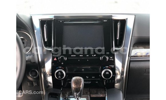 Ra Imported Toyota Alphard funfun Ọkọ̀ in Import - Dubai ni Ashanti Ra Imported Toyota Alphard funfun Ọkọ̀ in Import - Dubai ni Ashanti